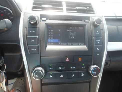 Used 2015 Toyota Camry SE FWD image 14