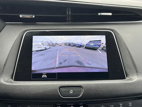 Used 2023 Cadillac XT4 Premium Luxury image 10