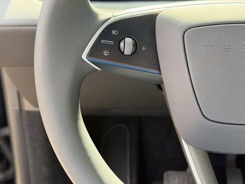 Used 2026 Tesla Model Y Long Range AWD/4WD image 10