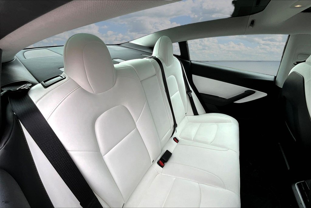 Used 2020 Tesla Model 3 Standard Range Plus RWD image 25
