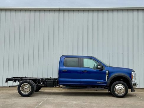 New 2026 Ford F550 4x4 Crew Cab image 7