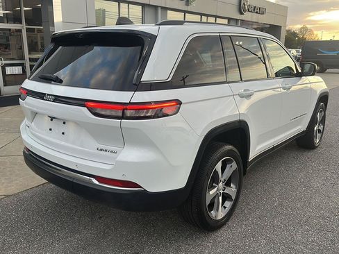 Used 2023 Jeep Grand Cherokee Limited w/ Luxury Tech Group II AWD/4WD image 21