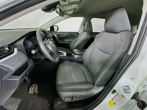 Certified 2025 Toyota RAV4 XLE FWD image 21