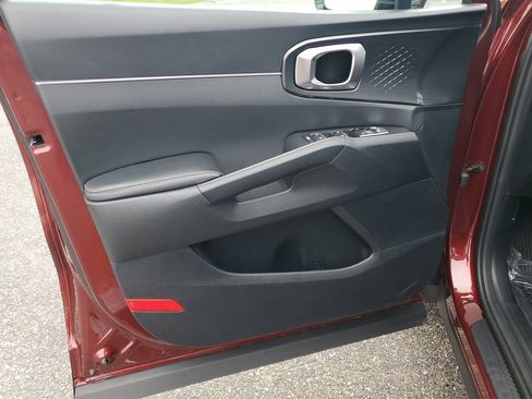 Used 2025 Kia Sorento S w/ Panoramic Sunroof Package FWD image 8