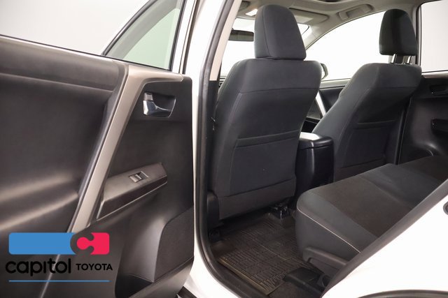Used 2016 Toyota RAV4 XLE AWD/4WD image 28