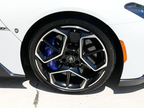 Used 2022 Maserati MC20 Coupe RWD image 11