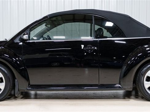 Used 2003 Volkswagen Beetle GLS FWD image 2