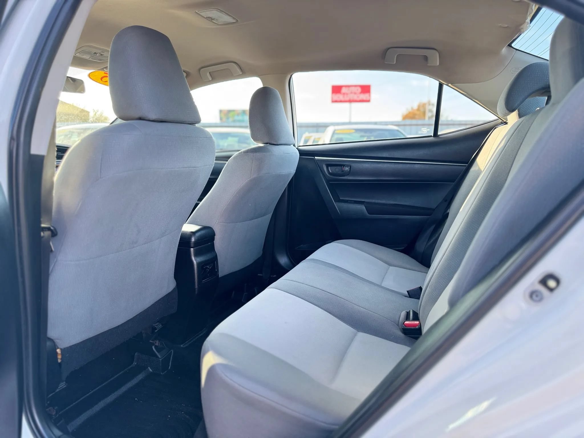 Used 2015 Toyota Corolla L FWD image 25