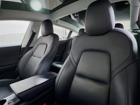 Used 2021 Tesla Model 3 Long Range image 10