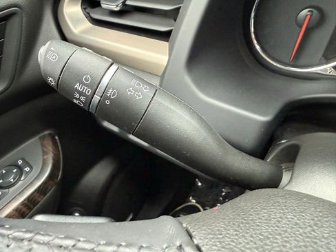 Used 2021 GMC Acadia Denali w/ Denali Ultimate Package image 24