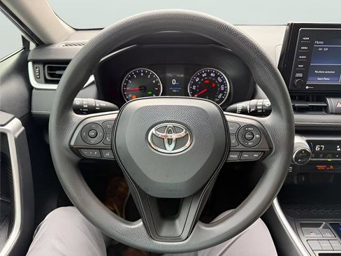 Used 2021 Toyota RAV4 XLE image 18