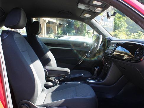 Used 2014 Volkswagen Beetle 2.5 FWD image 25