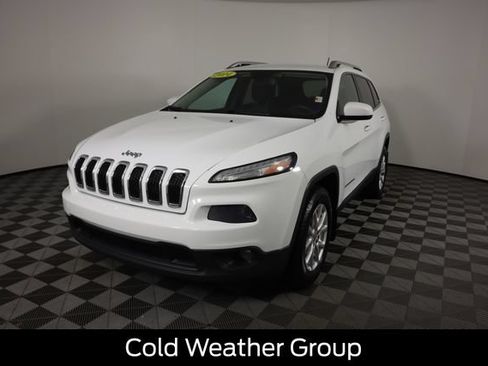 Used 2014 Jeep Cherokee Latitude w/ Cold Weather Group AWD/4WD image 9