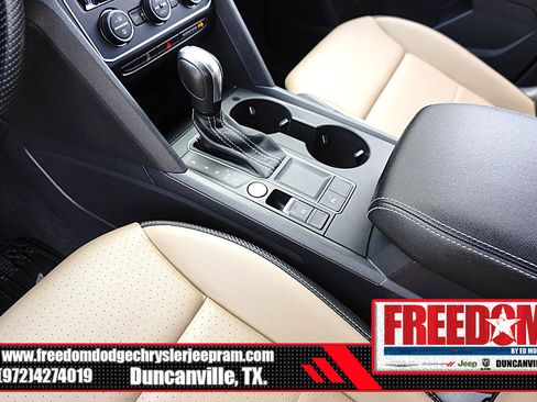 Used 2021 Volkswagen Atlas Cross Sport SE w/ Panoramic Sunroof Package FWD image 32