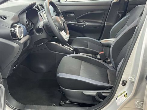 Used 2025 Nissan Versa SV FWD image 14