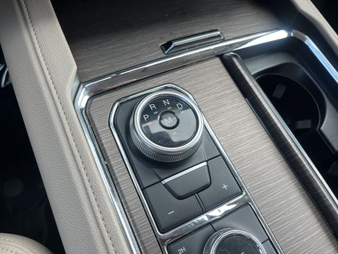 Used 2024 Ford Expedition Max Limited image 27