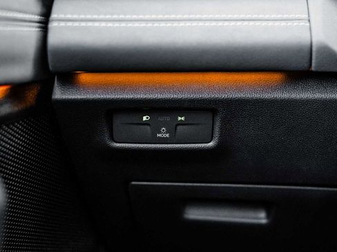 New 2026 Volkswagen Tiguan SE image 24