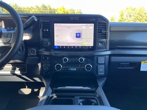 New 2026 Ford F250 Lariat w/ Black Appearance Package image 25