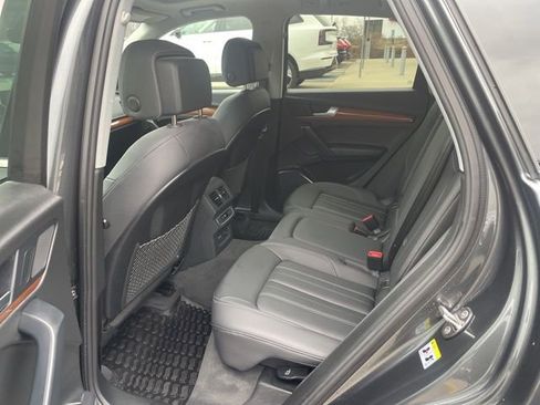 Used 2023 Audi Q5 2.0T Premium w/ Convenience Package image 8