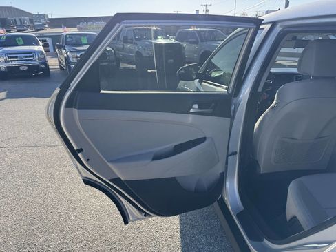 Used 2018 Hyundai Tucson SE AWD/4WD image 26