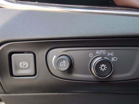 Used 2018 Buick Enclave Avenir w/ Avenir Technology Package image 21