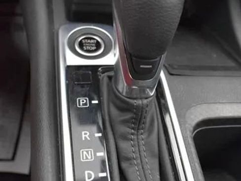 Used 2025 Nissan Sentra SV image 33