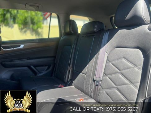 Used 2025 Volkswagen Atlas SE AWD/4WD image 8