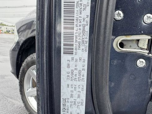 Used 2017 RAM 1500 Express AWD/4WD image 19