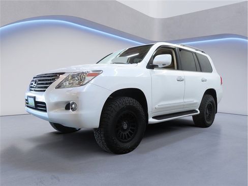 Used 2011 Lexus LX 570 4WD image 3