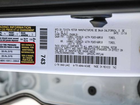 Used 2017 Toyota Tacoma Limited image 26