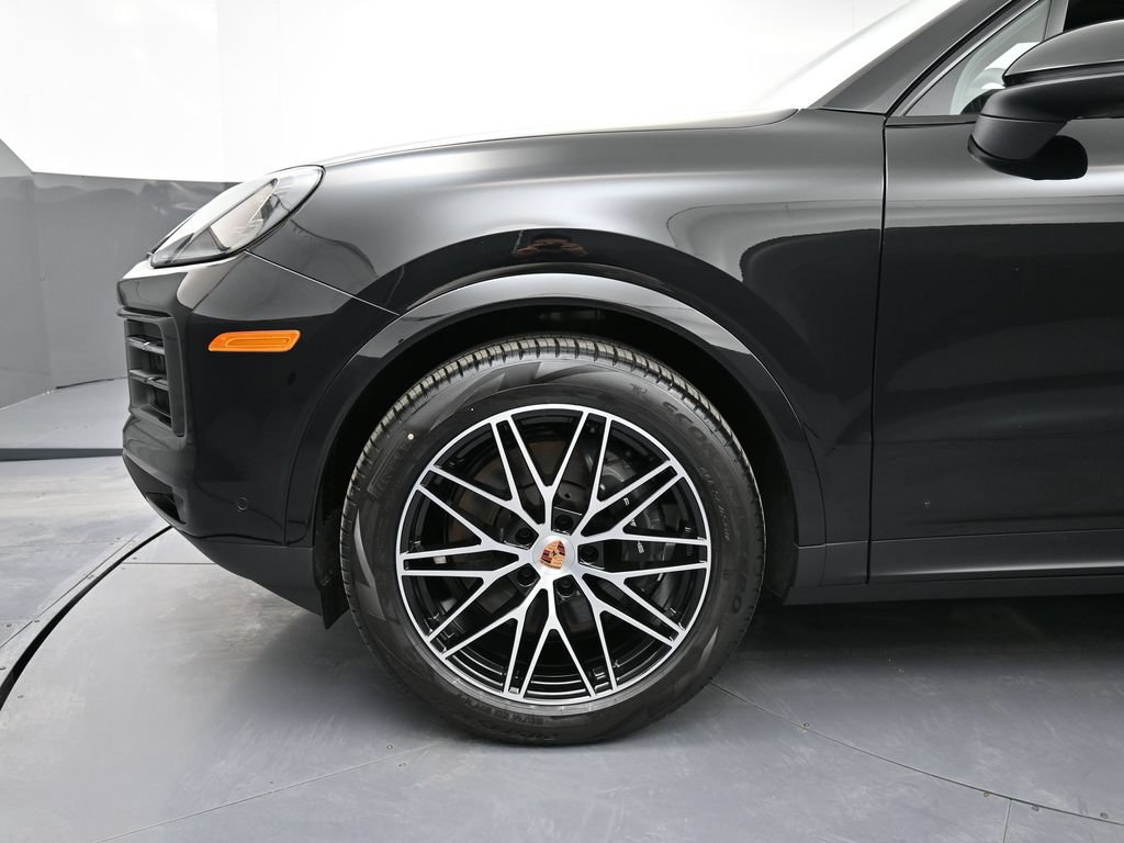Certified 2026 Porsche Cayenne AWD/4WD image 12