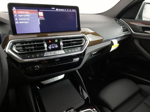 Used 2025 BMW X4 xDrive30i AWD/4WD image 42