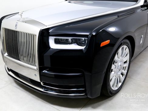 Used 2018 Rolls-Royce Phantom Sedan image 41