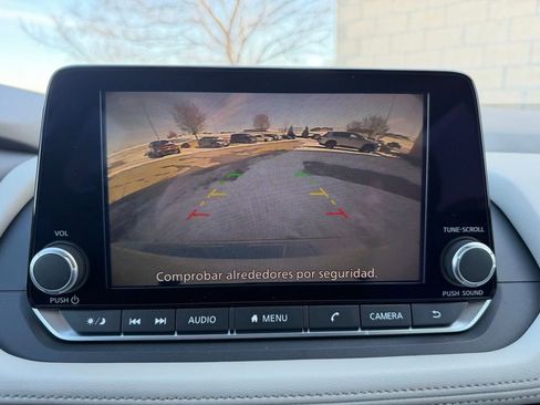 Used 2024 Nissan Rogue SV image 19