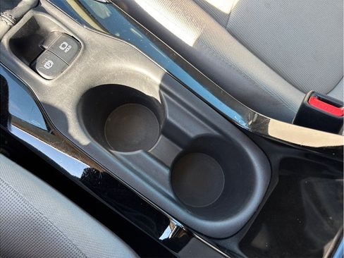 Used 2020 Toyota Corolla LE image 27