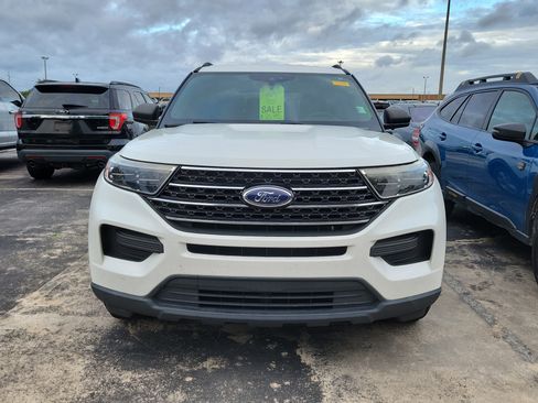 Used 2020 Ford Explorer XLT w/ Class III Trailer Tow Package image 2