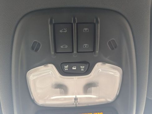 Used 2023 Chevrolet TrailBlazer RS w/ Sun and Liftgate Package image 11