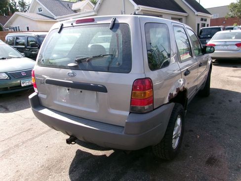 Used 2001 Ford Escape XLS image 4