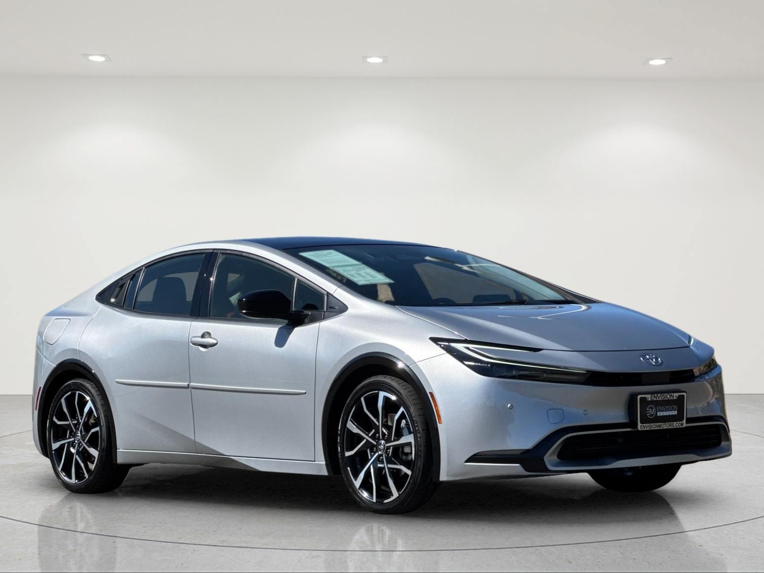 Used 2025 Toyota Prius Plug-In Hybrid FWD image 8
