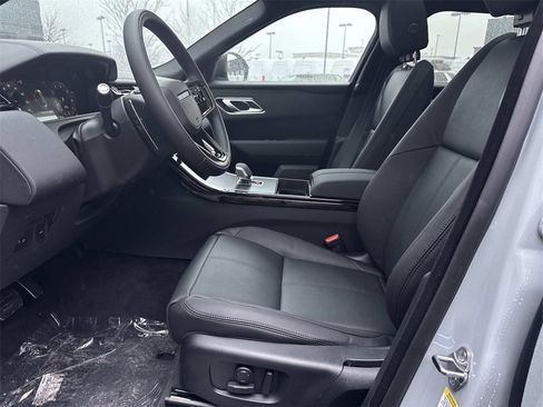 New 2026 Land Rover Range Rover Velar Dynamic SE image 18