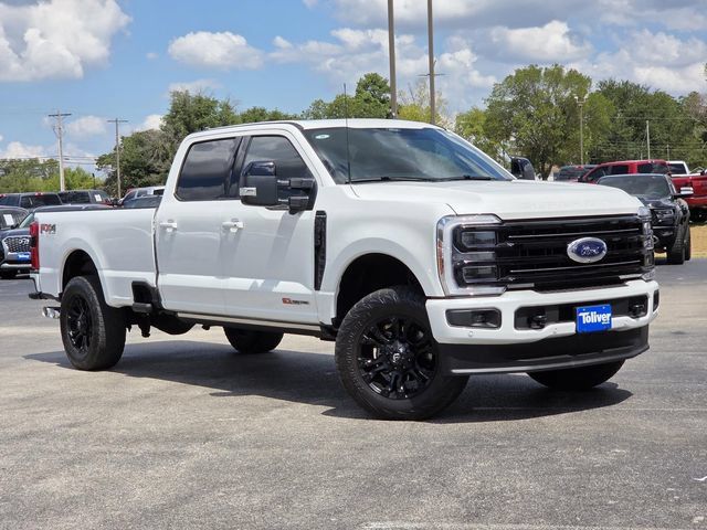 Used 2025 Ford F350 Platinum AWD/4WD image 2