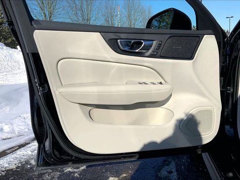 Used 2026 Volvo V60 B5 Cross Country Plus w/ Protection Package Premier image 22