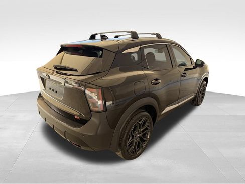Used 2025 Nissan Kicks SR FWD image 9