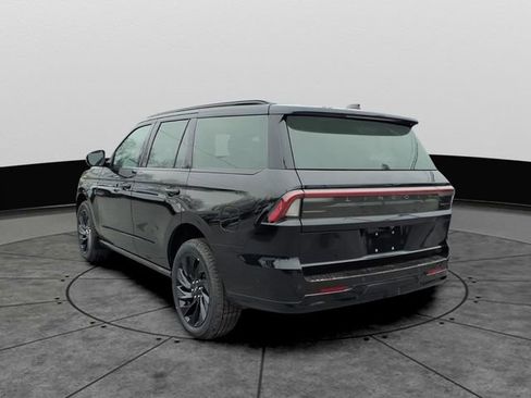New 2026 Lincoln Navigator Reserve w/ Jet Appearance Package AWD/4WD image 4