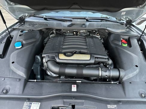 Used 2016 Porsche Cayenne image 26