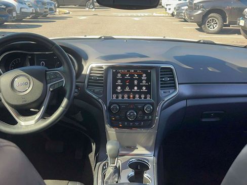 Used 2018 Jeep Grand Cherokee Altitude image 27
