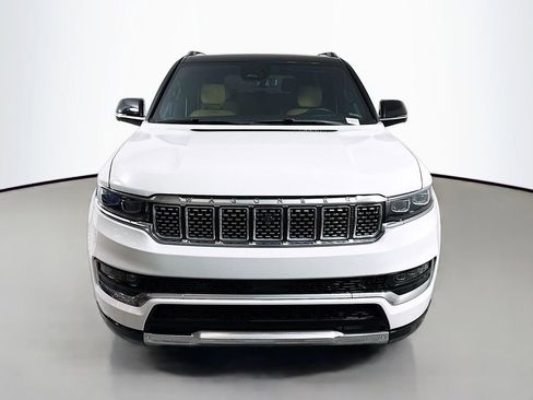 Used 2023 Jeep Grand Wagoneer Series III image 2