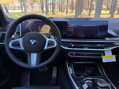 New 2026 BMW X5 xDrive40i w/ M Sport Package AWD/4WD image 3