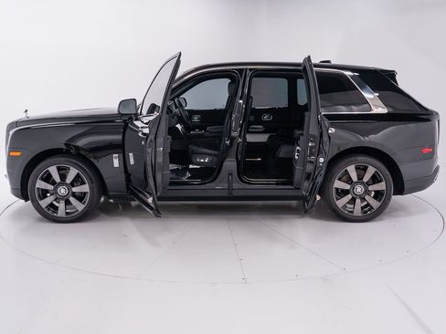 Certified 2022 Rolls-Royce Cullinan AWD/4WD image 9