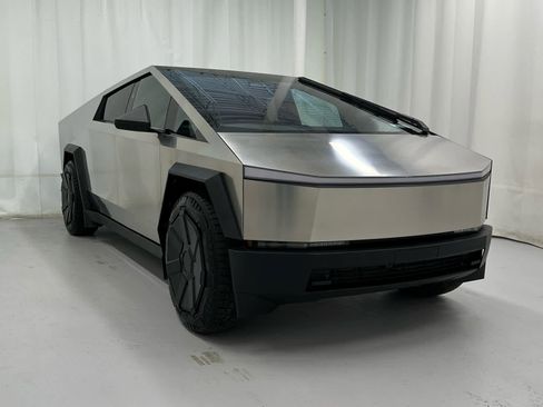 Used 2024 Tesla Cybertruck AWD Crew Cab image 1